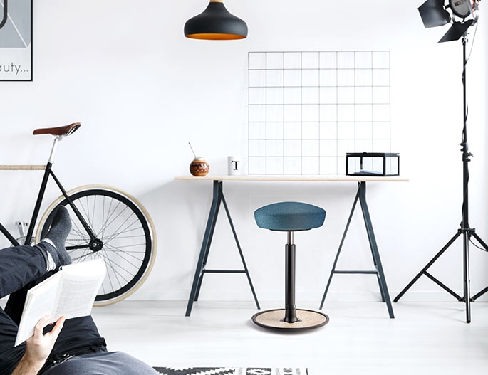 Tabouret de bureau réglable en hauteur pour assise dynamique